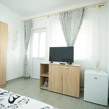Casa Adrian 3*