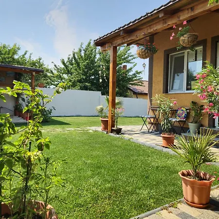 Casa Adrian 3*